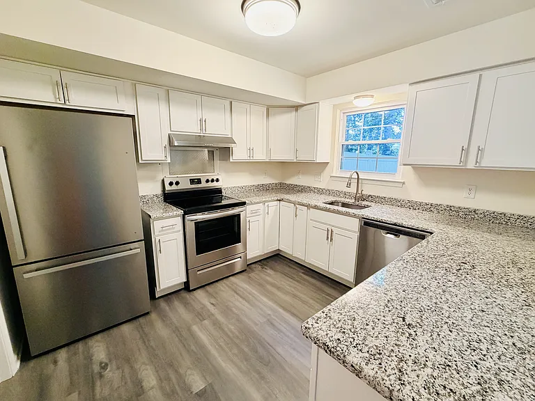168 Stoney Dr — Photo 8