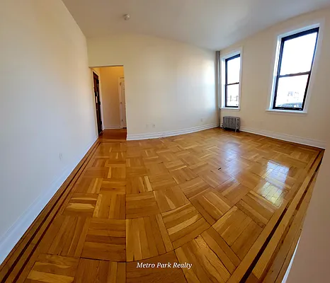 Rented by Metro Park Realty Inc | media 3