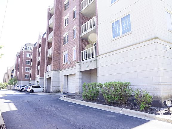 4th image of 4833 N Olcott Ave Unit 603