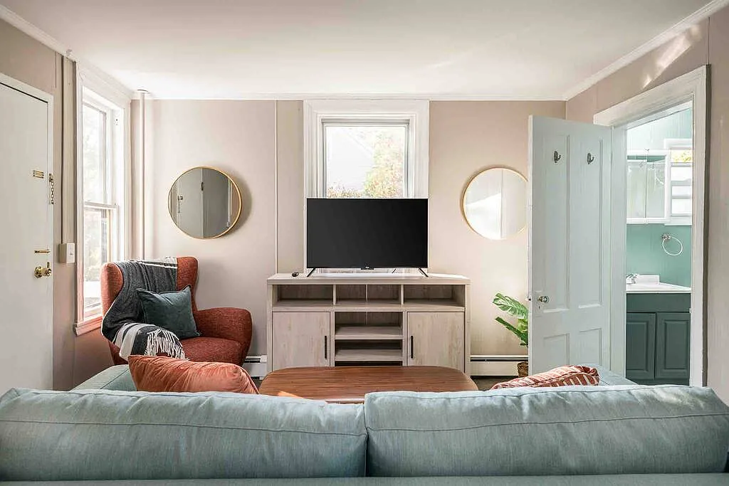 1 bed, $2,400 — Photo 3