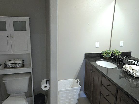 3rd image of 14064 Fox Hill Dr