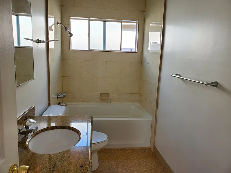533 Brooks Ave #5 — Photo 10