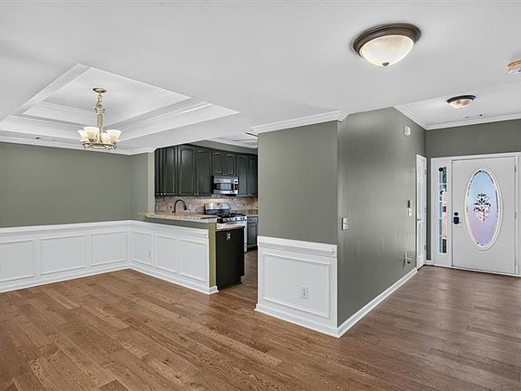 4th image of 2075 Pine Tree Dr APT A3