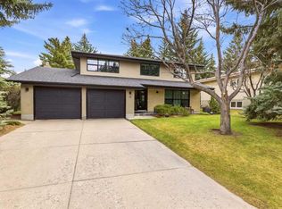 12 W Varsville Pl NW, Calgary, AB T3A 0A8