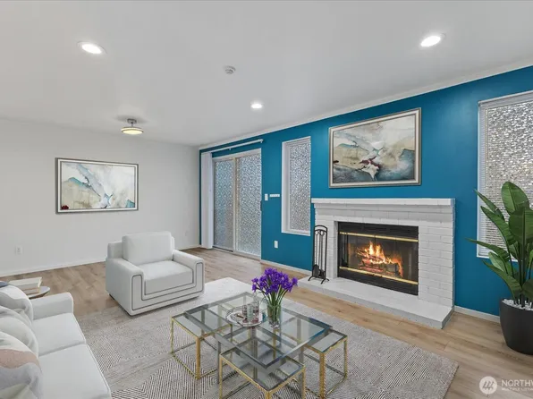 21904 56th Avenue W #B2, Mountlake Terrace, WA 98043