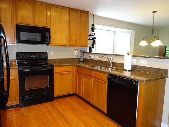 4th image of 6894 Shady Rock Ln