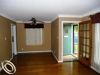 5th image of 14921 White Ave