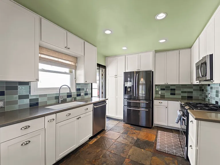 10342 Keswick Ave — Photo 9