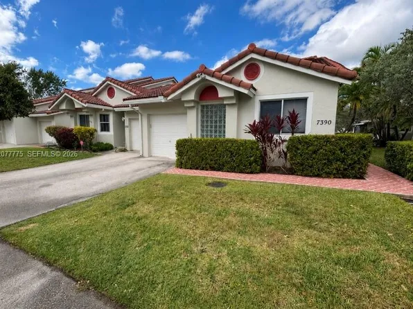 7390 Pinewalk Dr S, Pompano Beach, FL 33063