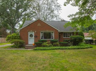 24390 Westwood Rd, Westlake, OH