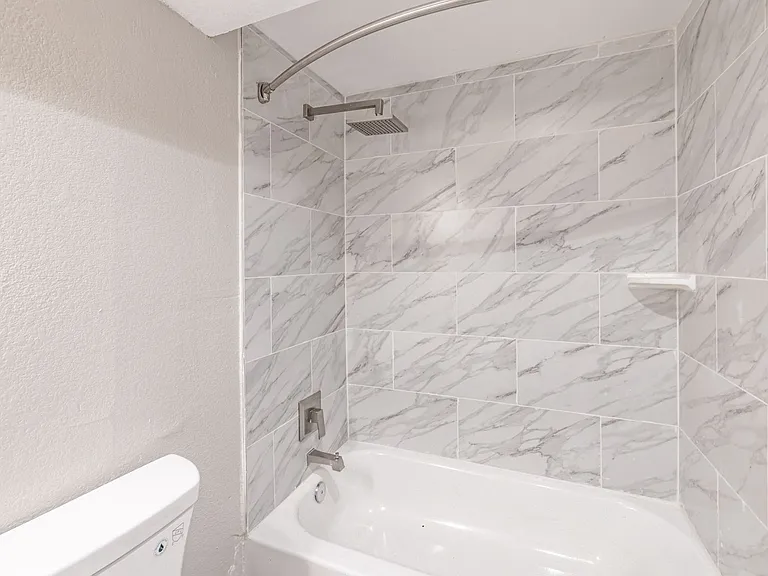 Alma Apartments — Photo 53