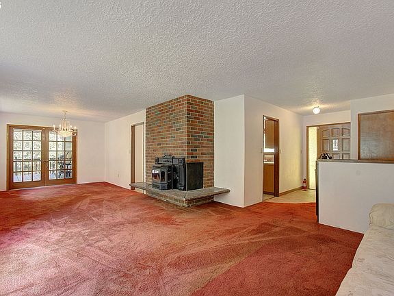 4th image of 26001 NE 60th St