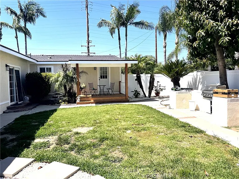 9488 Foster Rd — Photo 36