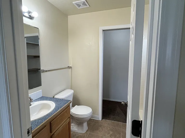 14320 Tara St — Photo 16