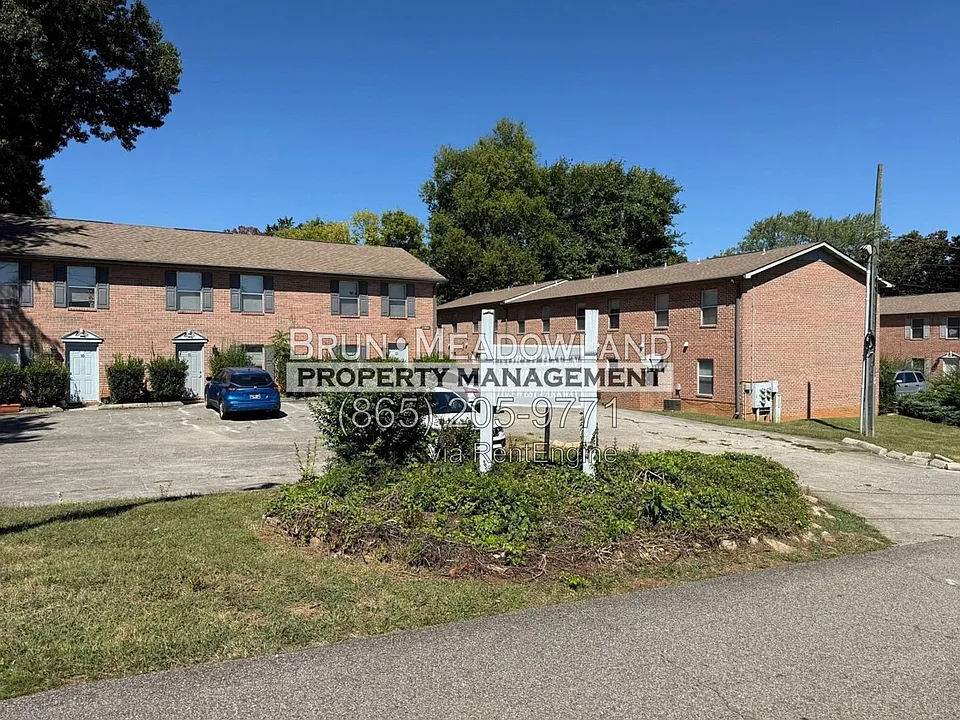 1037 W Parkway Ave #9