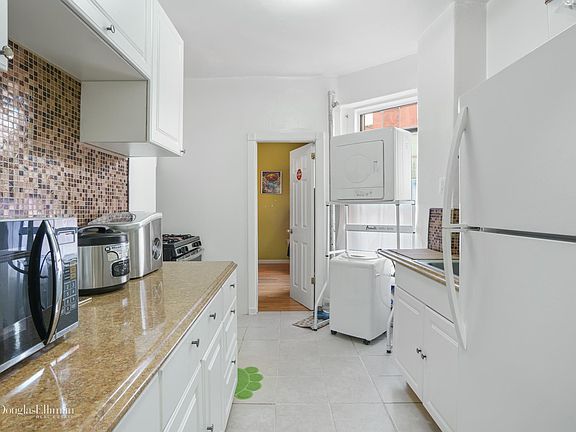 2nd image of 950 Hoe Ave APT 5C