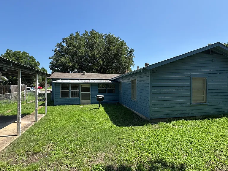 5128 Ira St — Photo 9