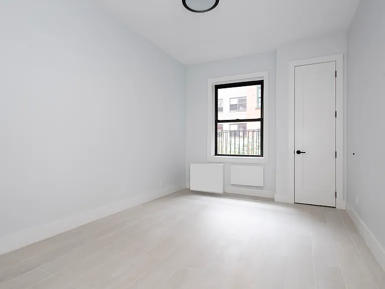 418 E 77th St #3K — Photo 8