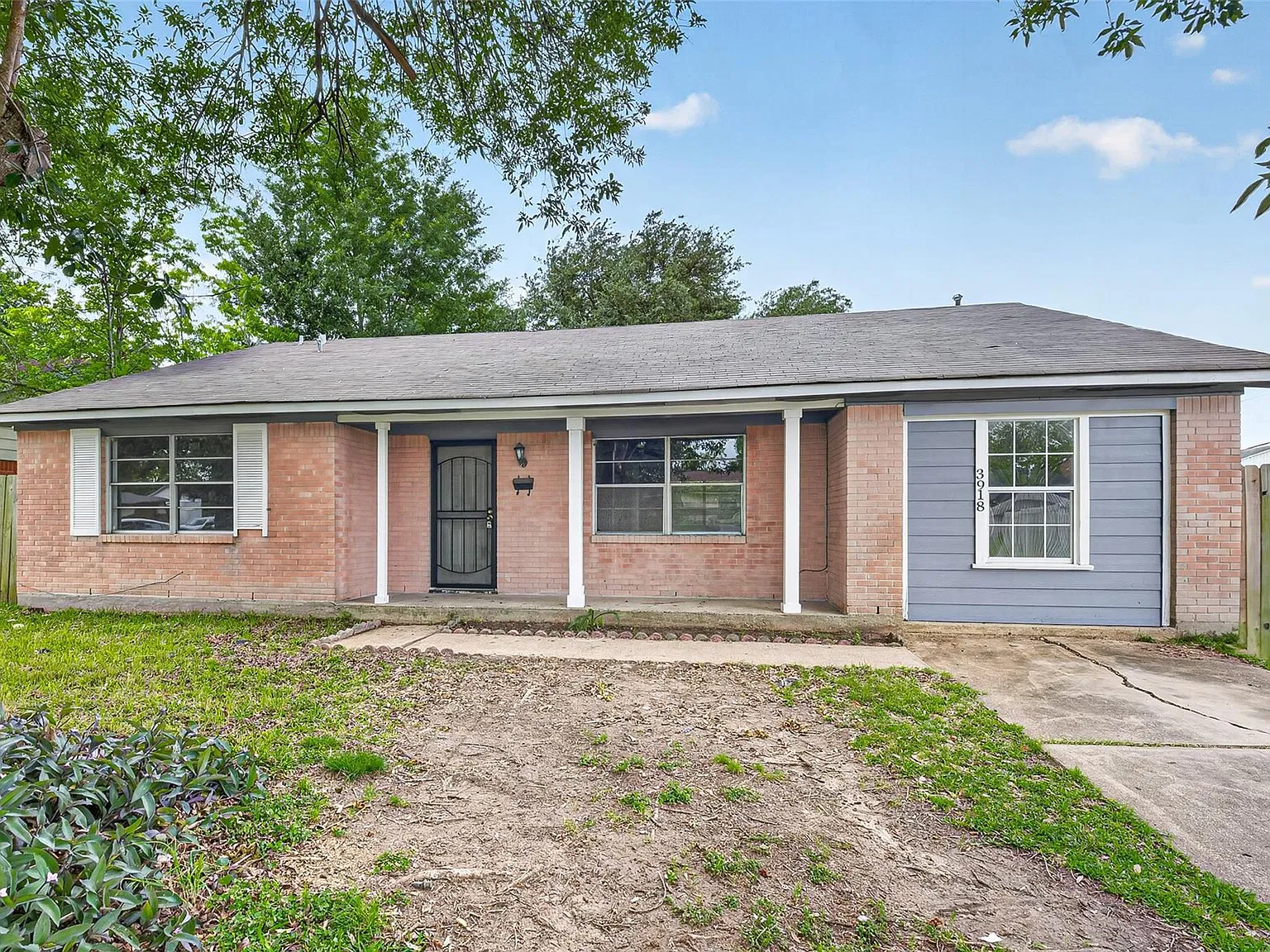 4 bed, 2.0 bath, 1744 sqft, $1,695 — Photo 1