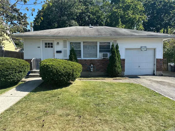 44 Harriet Avenue, Hempstead, NY 11550