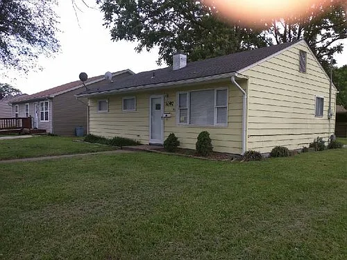 3097 Wayne Ave photo 1