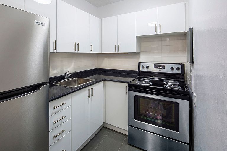 2nd image of 2495 Dufferin St