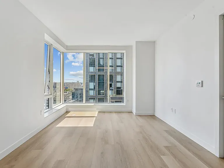 17 Hanover Pl #14D — Photo 7