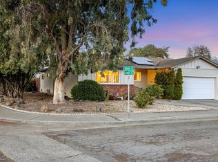 1581 Shay Dr, Santa Rosa, CA 95401