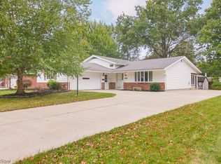611 Shadylawn Dr, Amherst, OH 44001