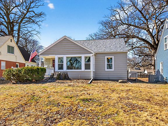 2nd image of 2412 33rd St