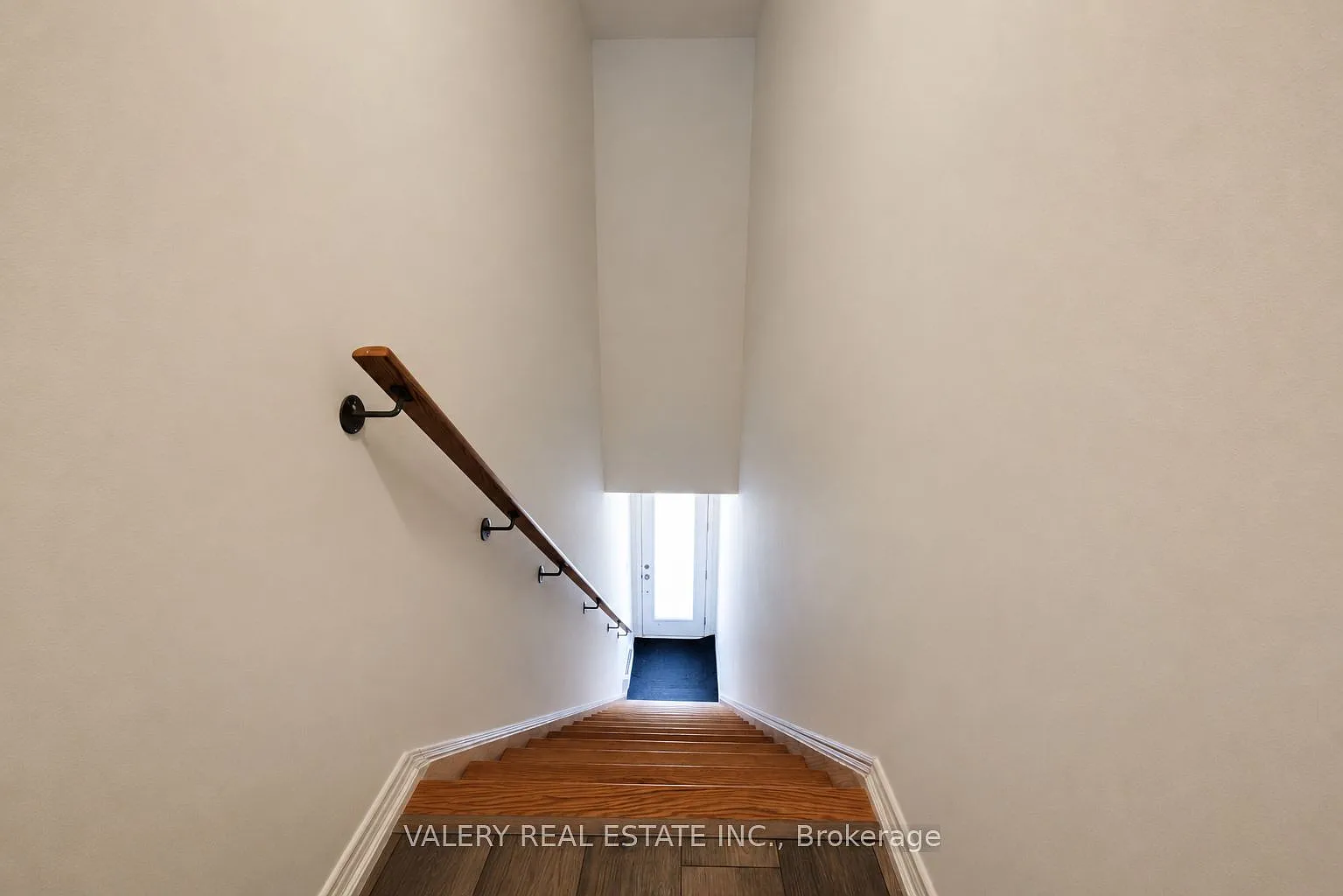 3 bed, $3,400 — Photo 2