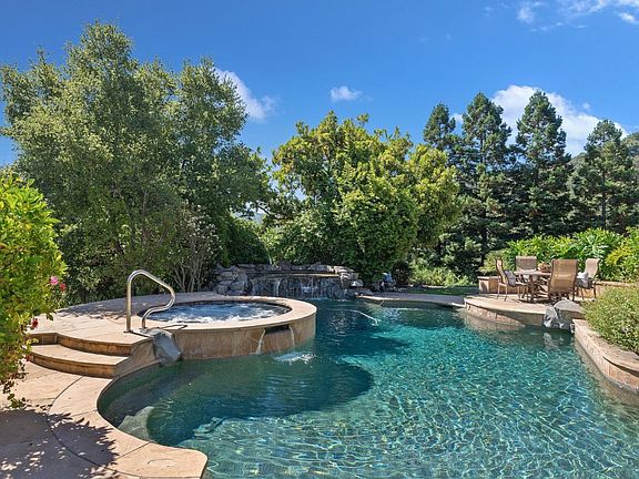 3rd image of 20055 Orchard Meadow Dr