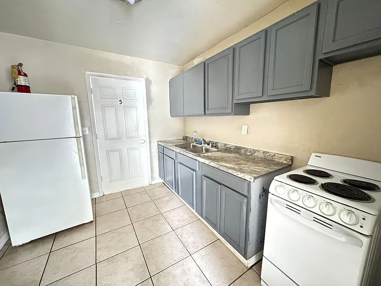 1209 Carlsbad Pl — Photo 18