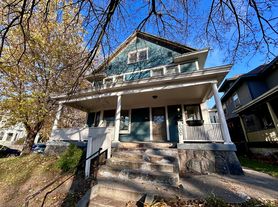 Lafayette 600-300 Pleasant SE