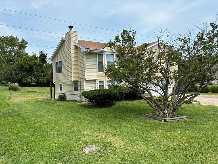 502 Dogwood Dr — Photo 2