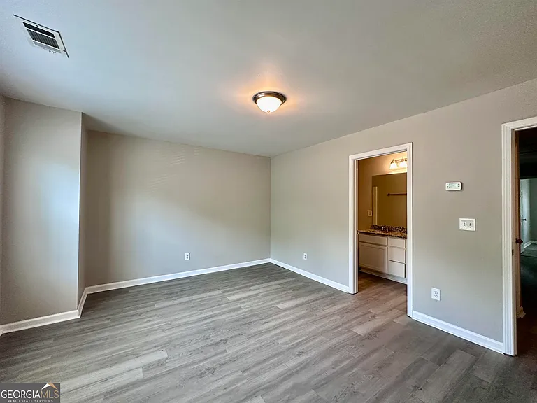 706 Keeshono St — Photo 7