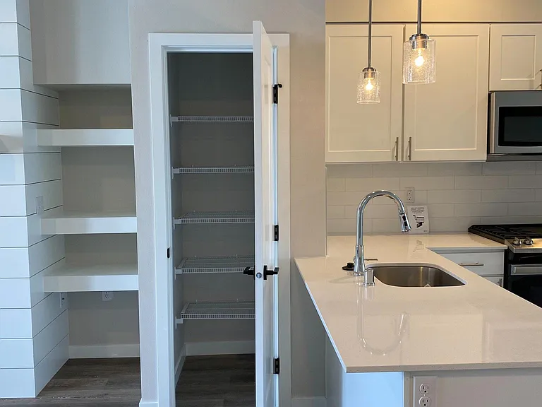 3 bedroom kitchen and pantry