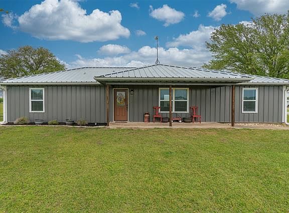 2nd image of 822 Walden Ln