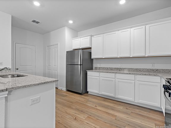 5th image of 4014 Belby Fields