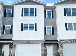 1038 Slippery Elm Ln, Morgantown, WV 26501