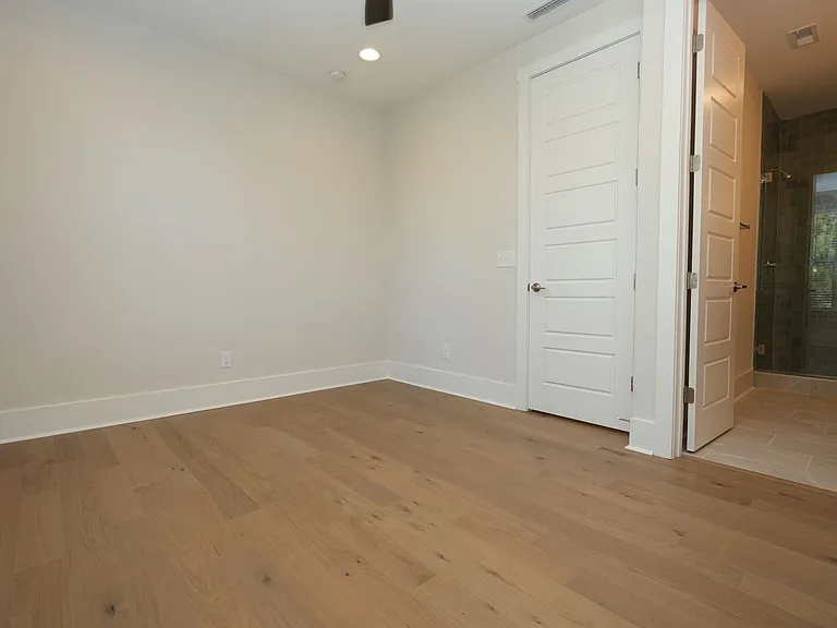 1405 Kenilworth Ave — Photo 19