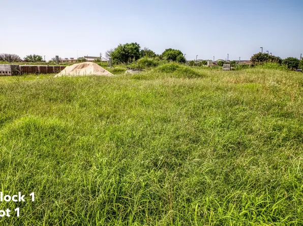 2439 Oak Hollow Ln, Brenham, TX 77833