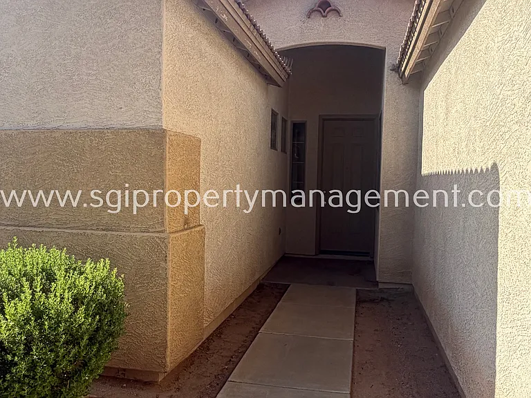 1541 W Saint Kateri Dr — Photo 2