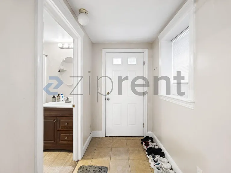 209 State St — Photo 19