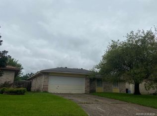 9809 Robin St, La Porte, TX 77571