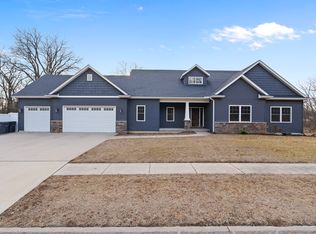 3504 Shadow Wood Ct, Milan, IL 61264