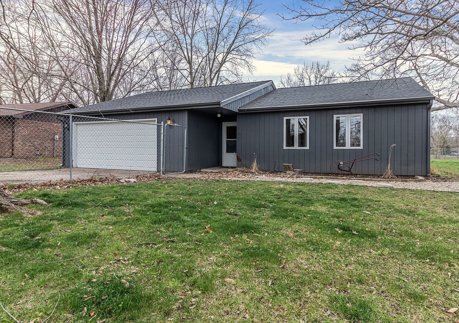 214 Lakewood Dr, Camargo, IL 61919 Zillow