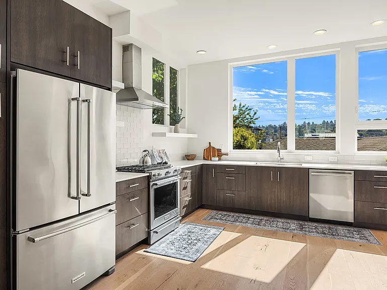 Spacious Kitchen