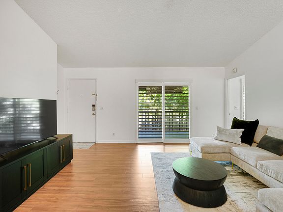 3rd image of 6520 Chasewood Drive Apt G