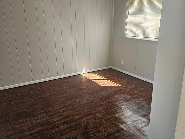 27261 Woodmont St — Photo 11